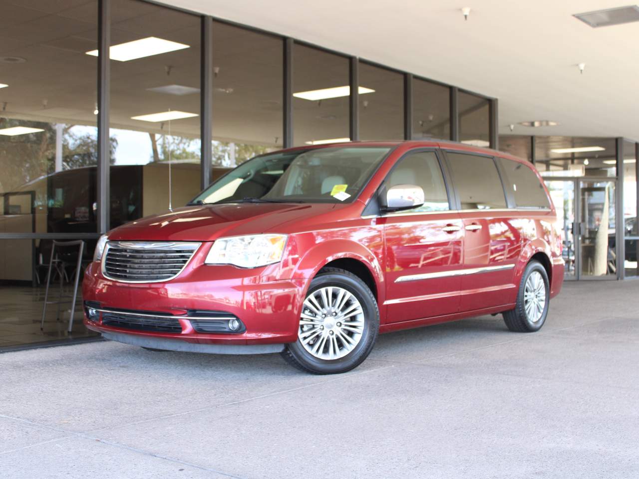 2016 Chrysler Town and Country Touring-L