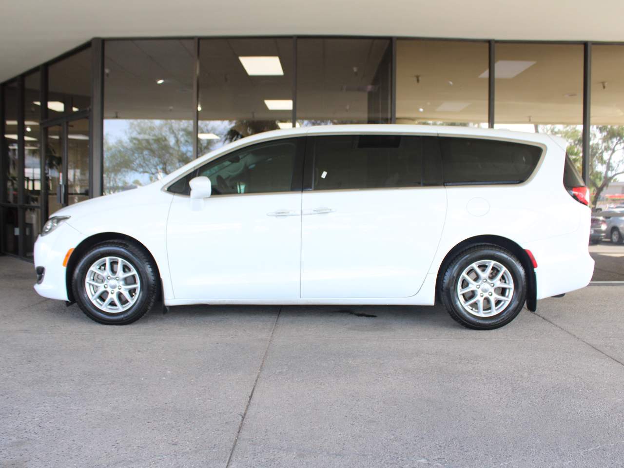 2020 Chrysler Pacifica Touring