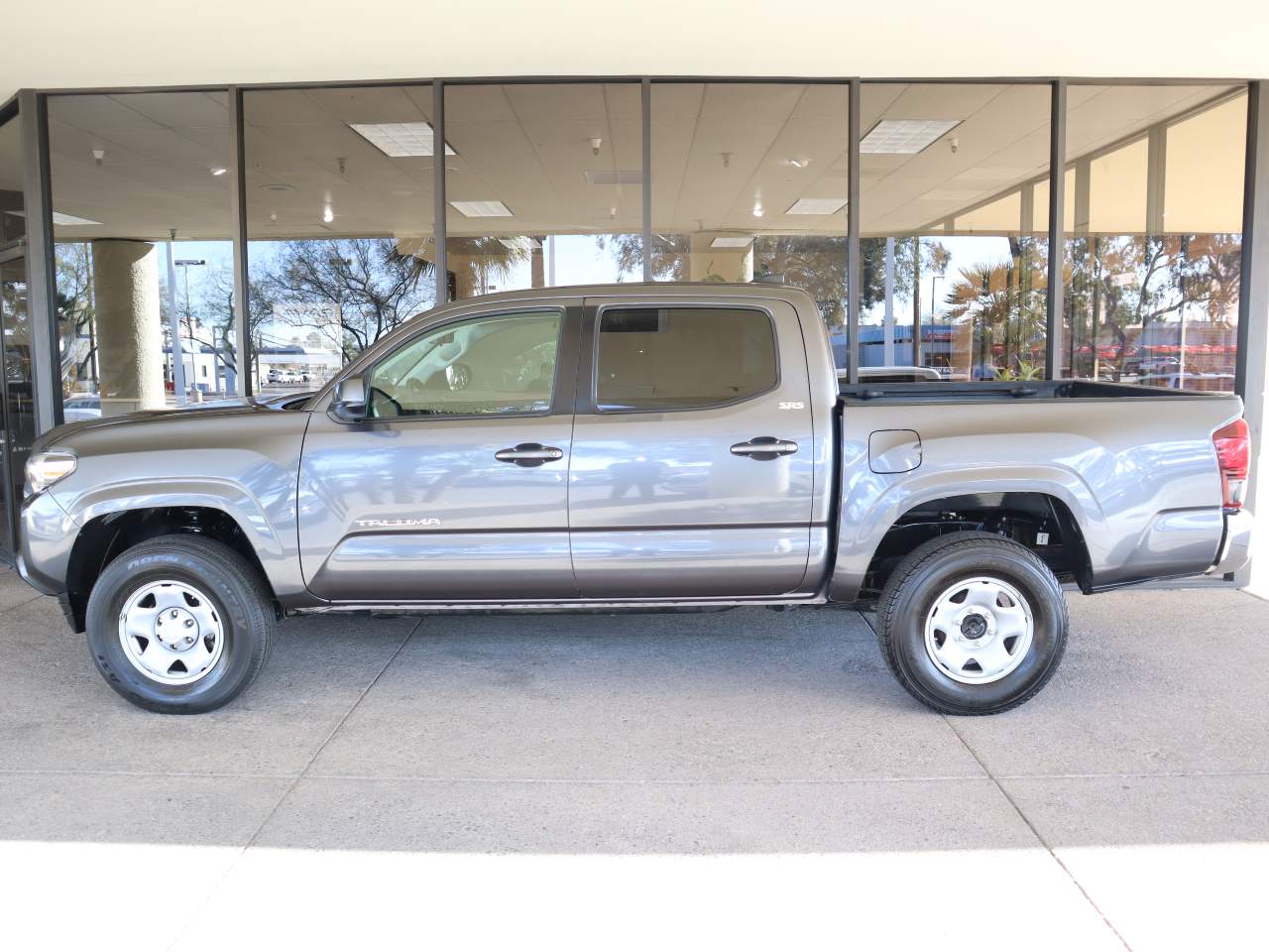 2022 Toyota Tacoma SR5 Crew Cab