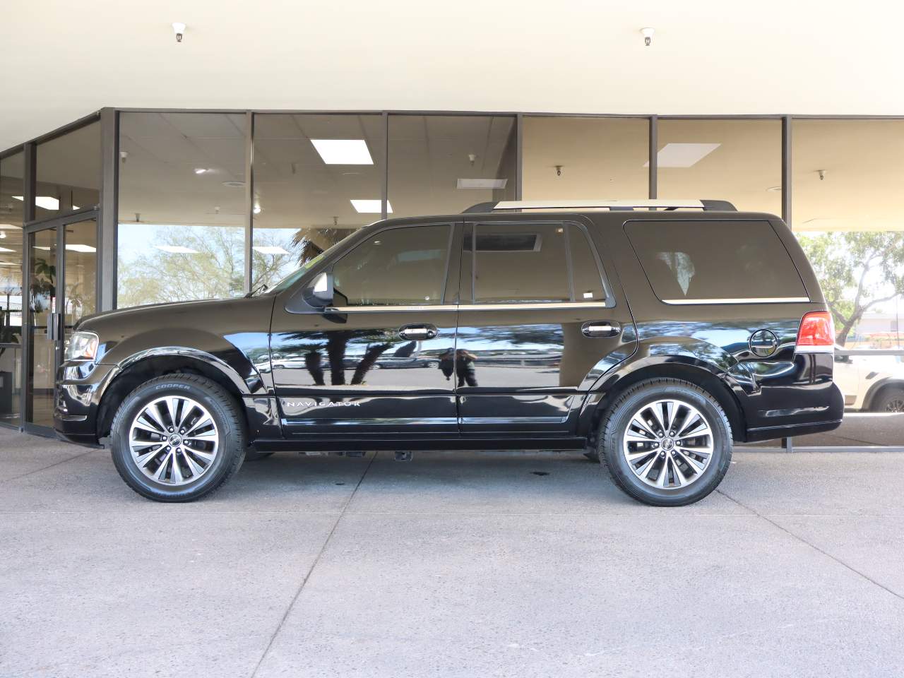 2017 Lincoln Navigator Select