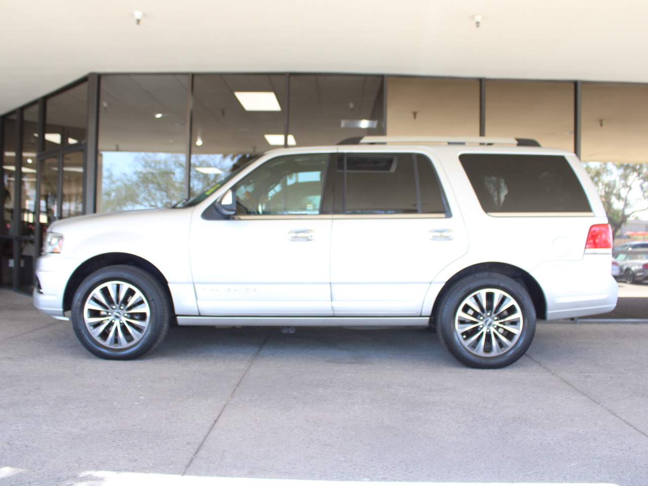2016 Lincoln Navigator Select