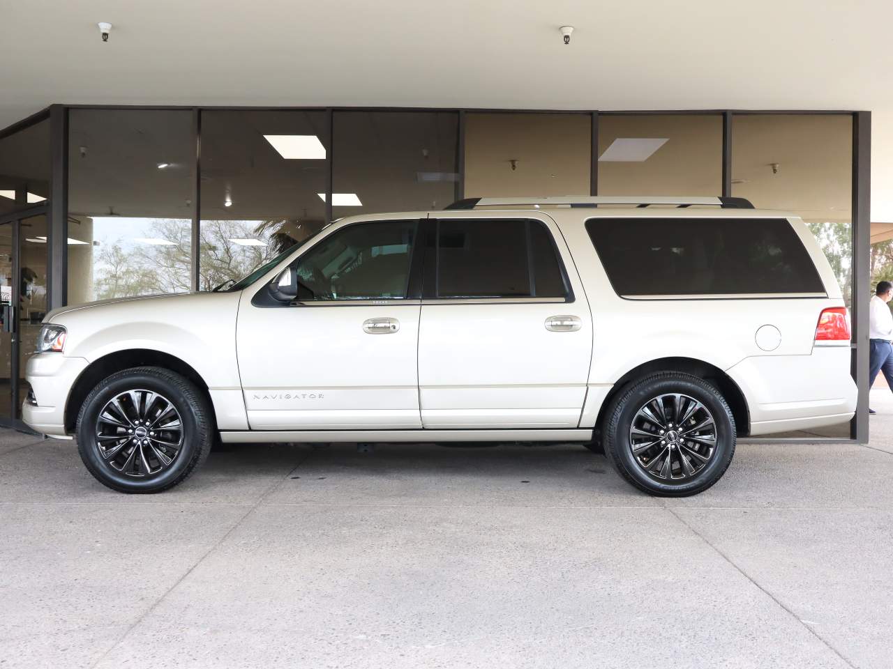 2017 Lincoln Navigator L Select