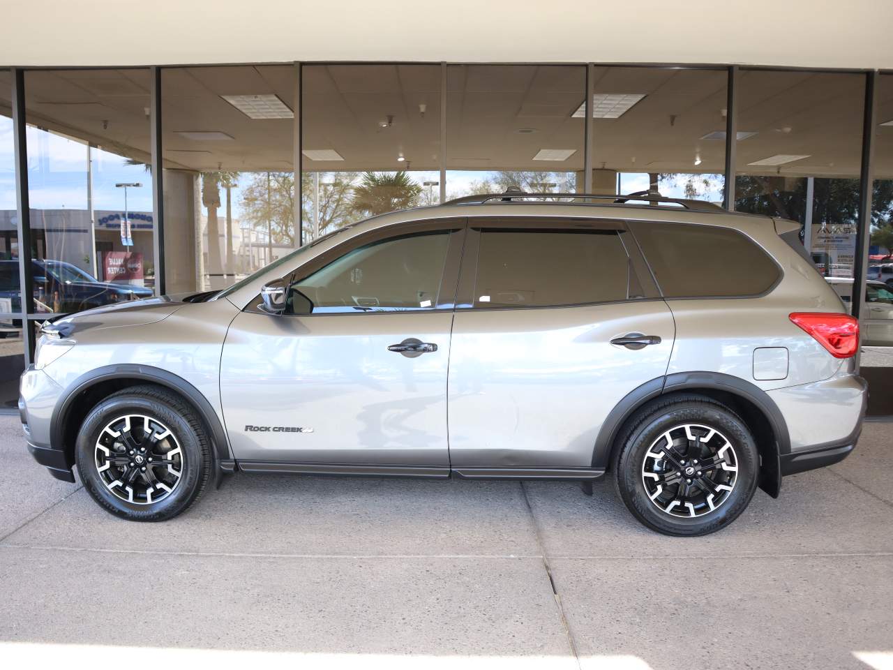 2020 Nissan Pathfinder SV