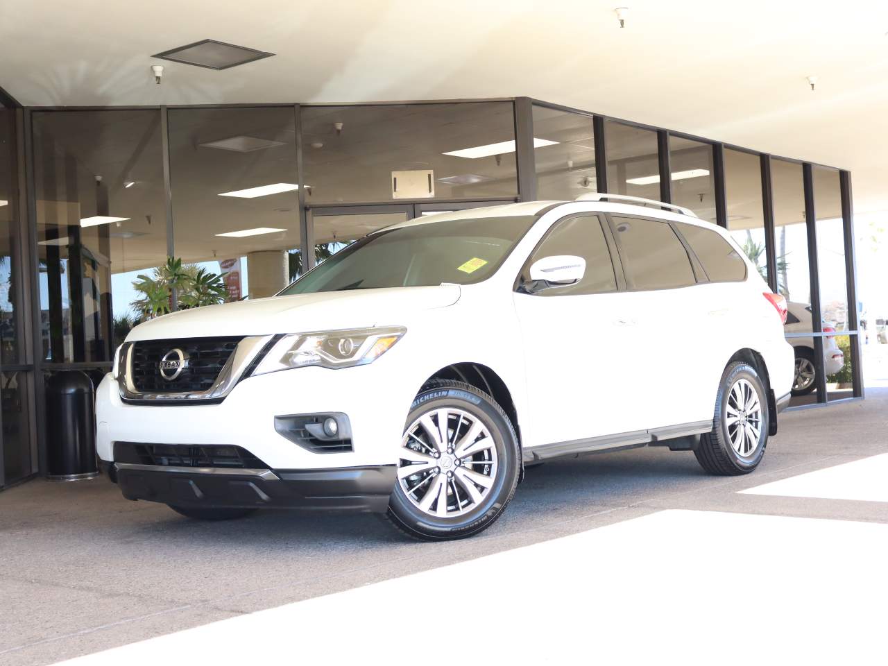 2017 Nissan Pathfinder SV