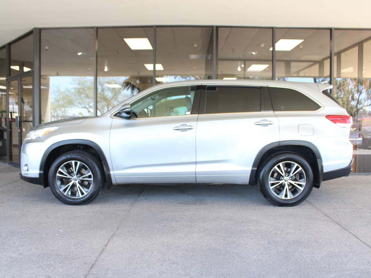 2017 Toyota Highlander LE