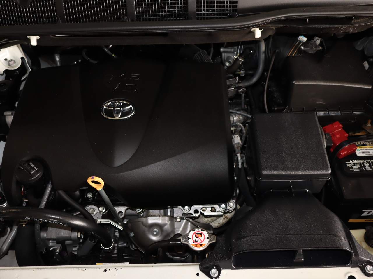 2017 Toyota Sienna XLE 7-Passenger Auto Access Seat