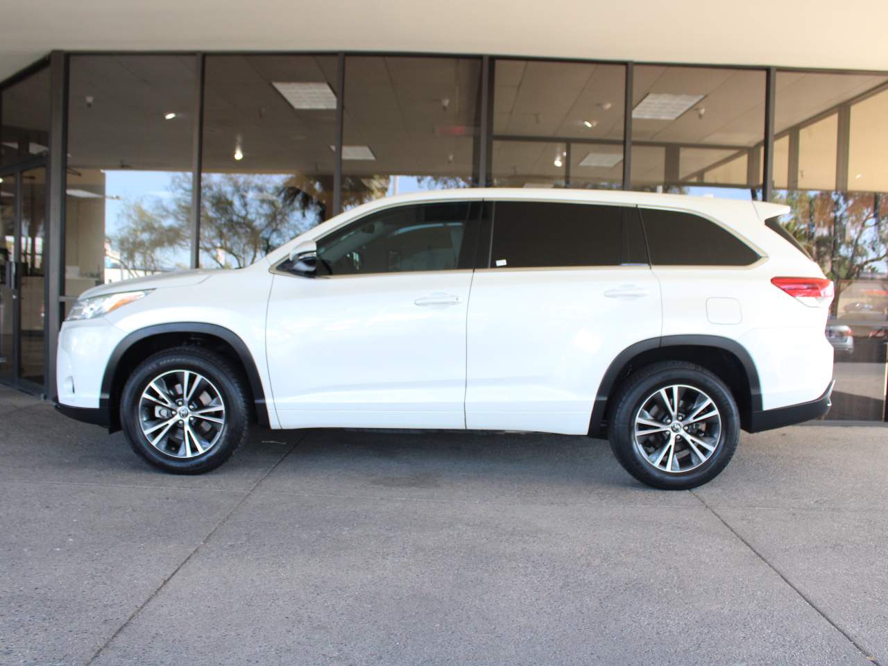 2017 Toyota Highlander LE