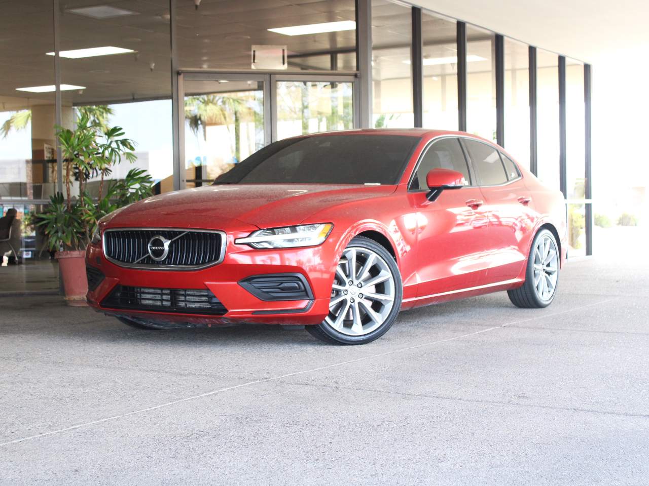2020 Volvo S60 T6 Momentum