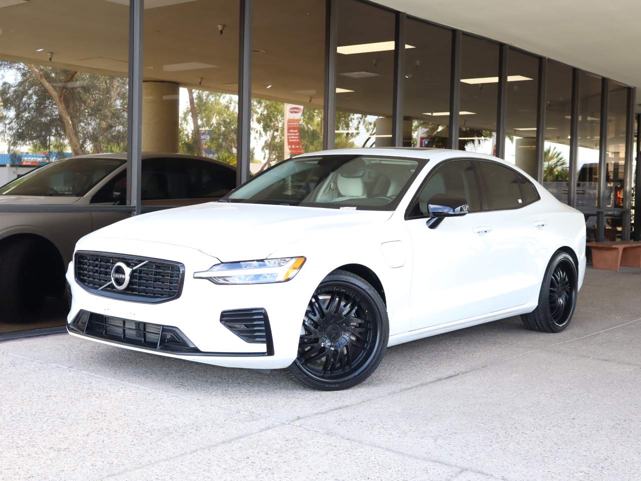 2021 Volvo S60 Recharge T8 R-Design Expression