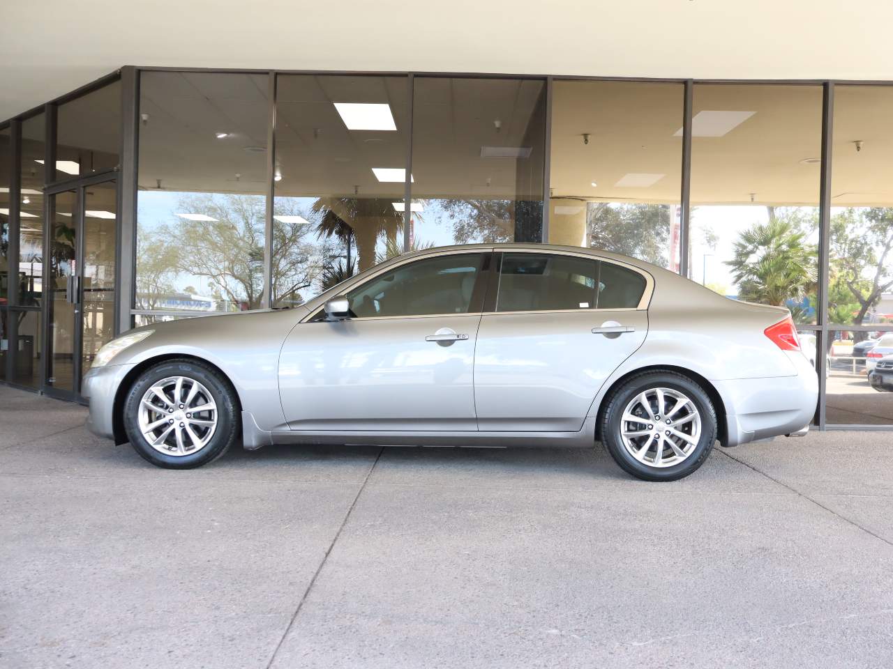 2009 INFINITI G37 Sedan Journey