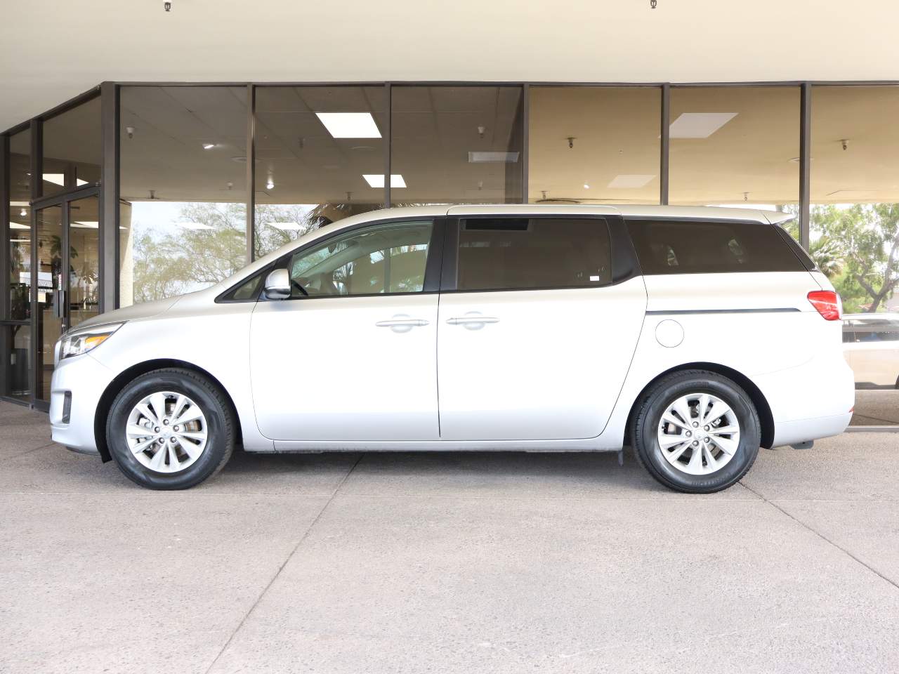 2017 Kia Sedona LX