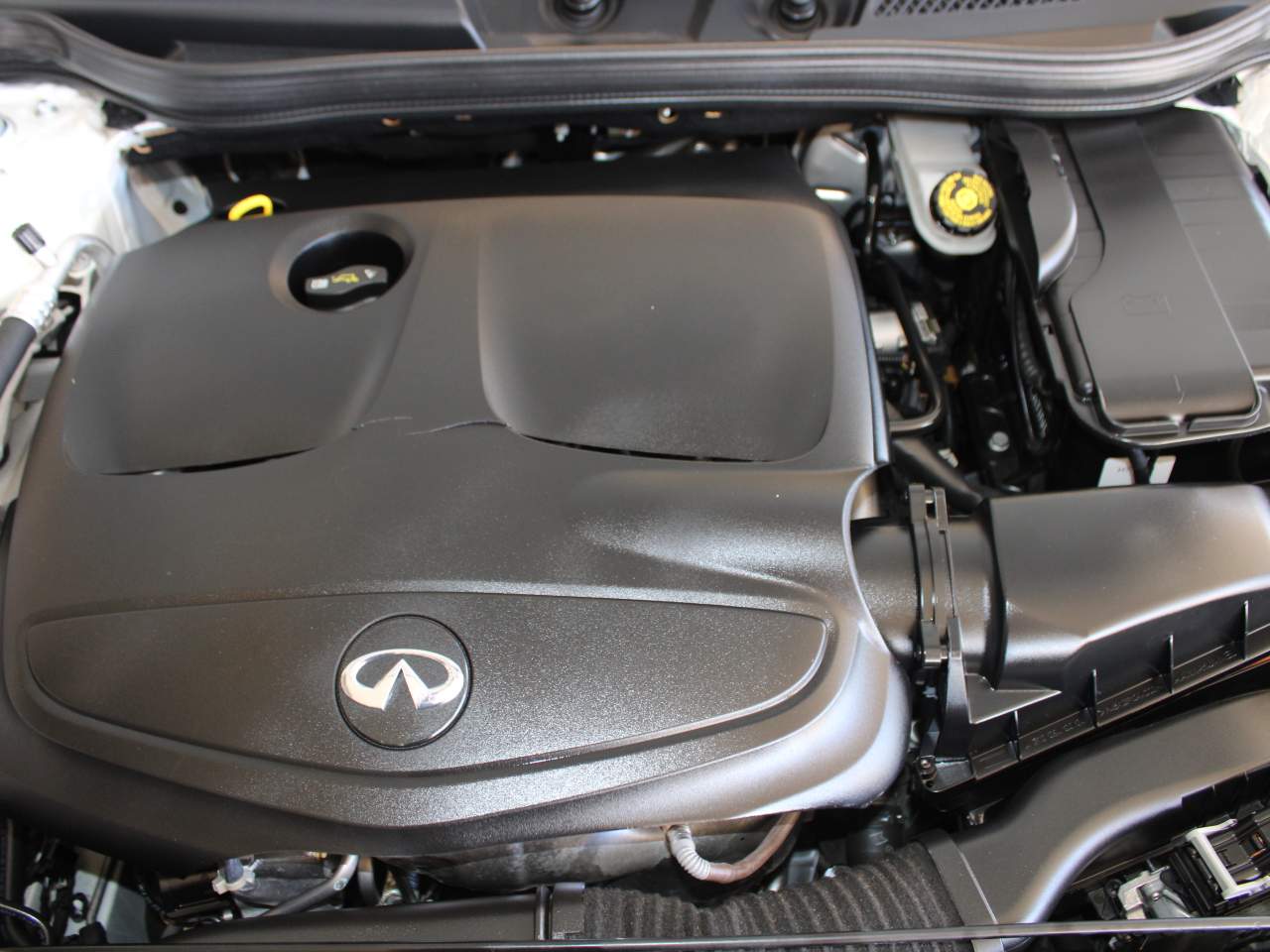 2017 INFINITI QX30 Premium