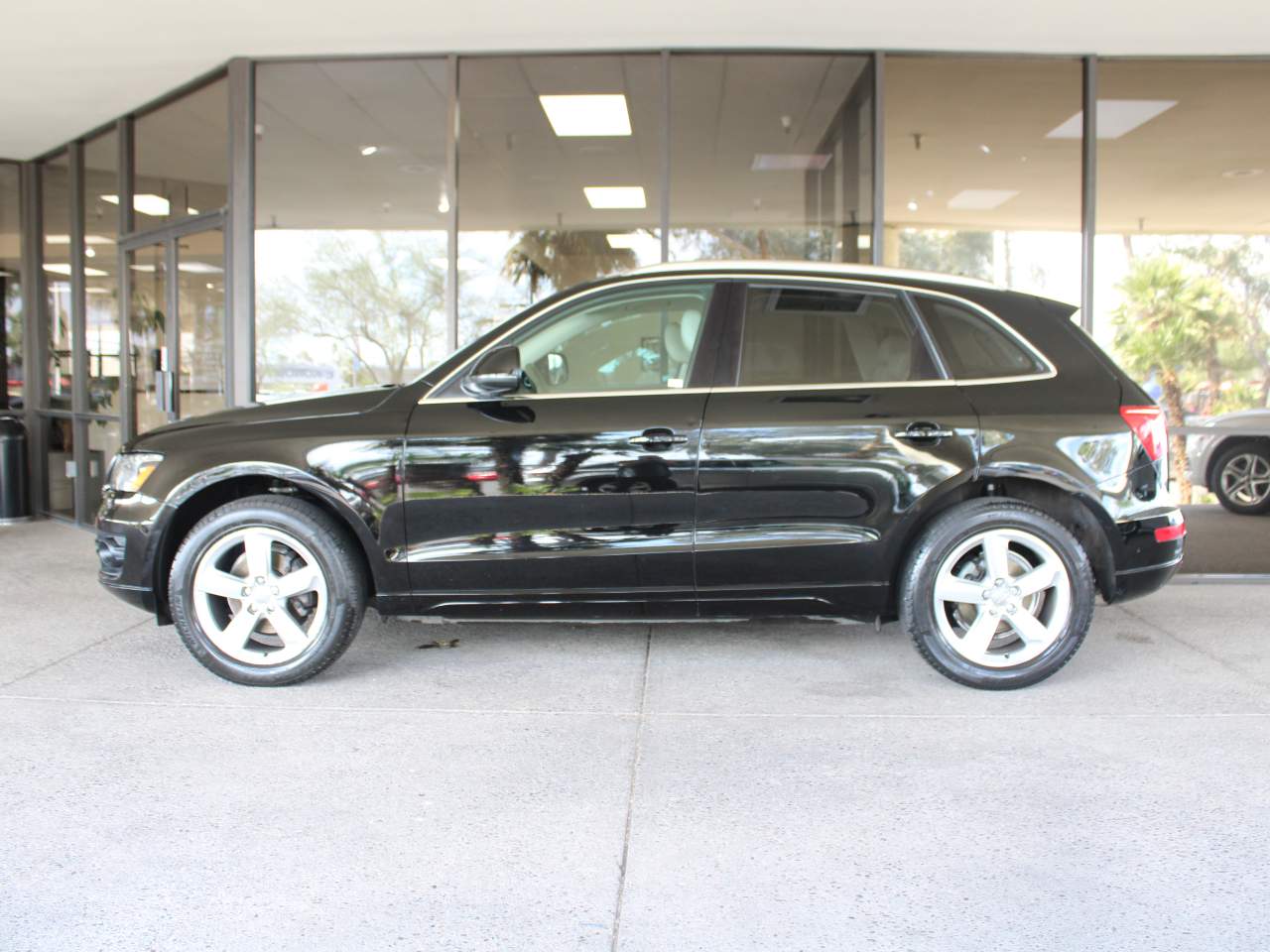 2011 Audi Q5 2.0T quattro Premium Plus