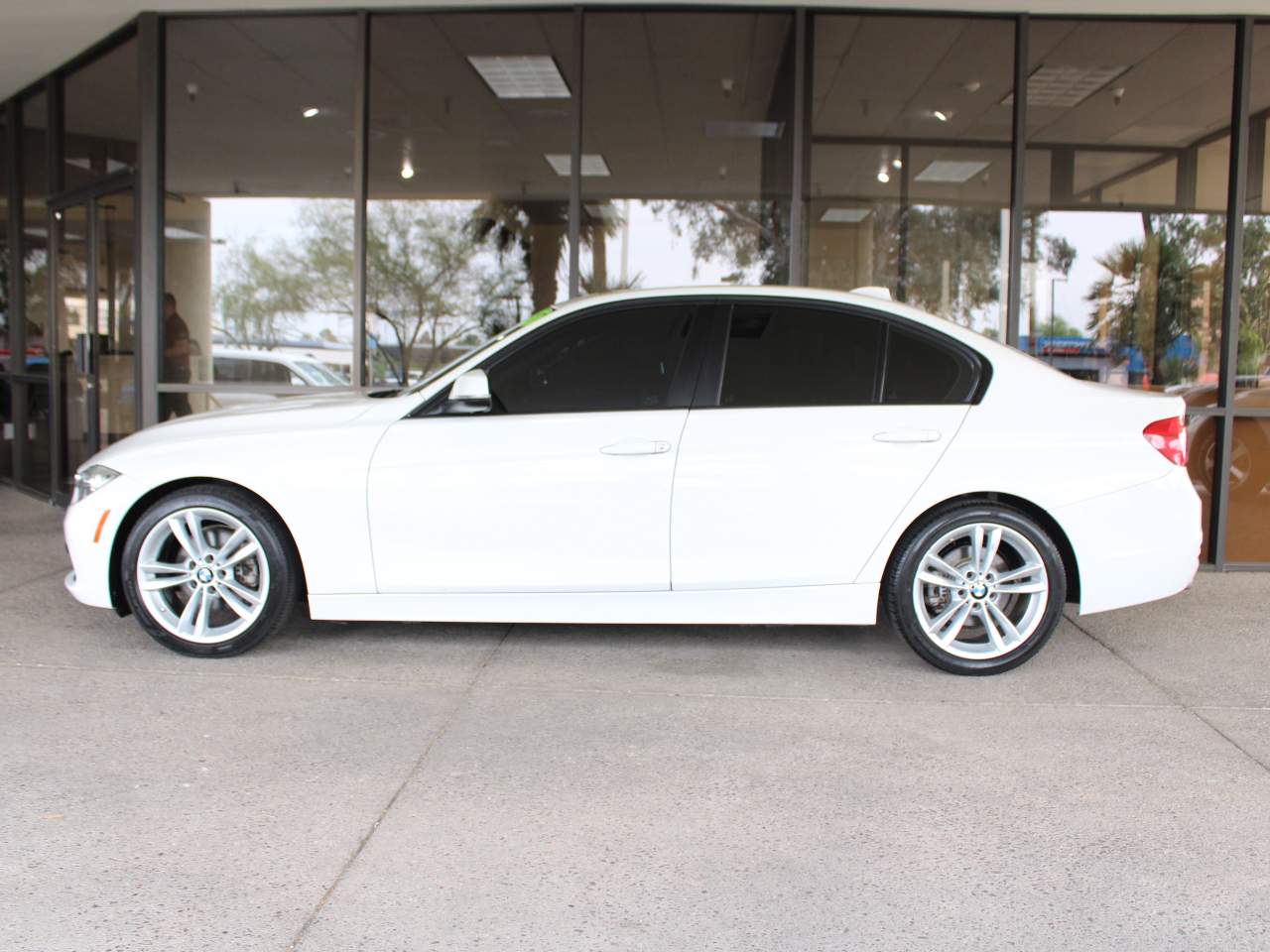 2017 BMW 3-Series 320i
