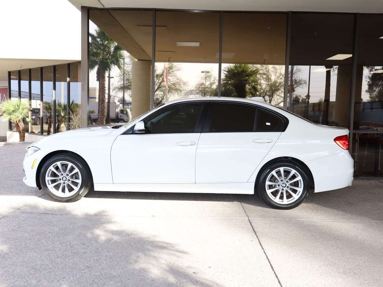 2018 BMW 3-Series 320i