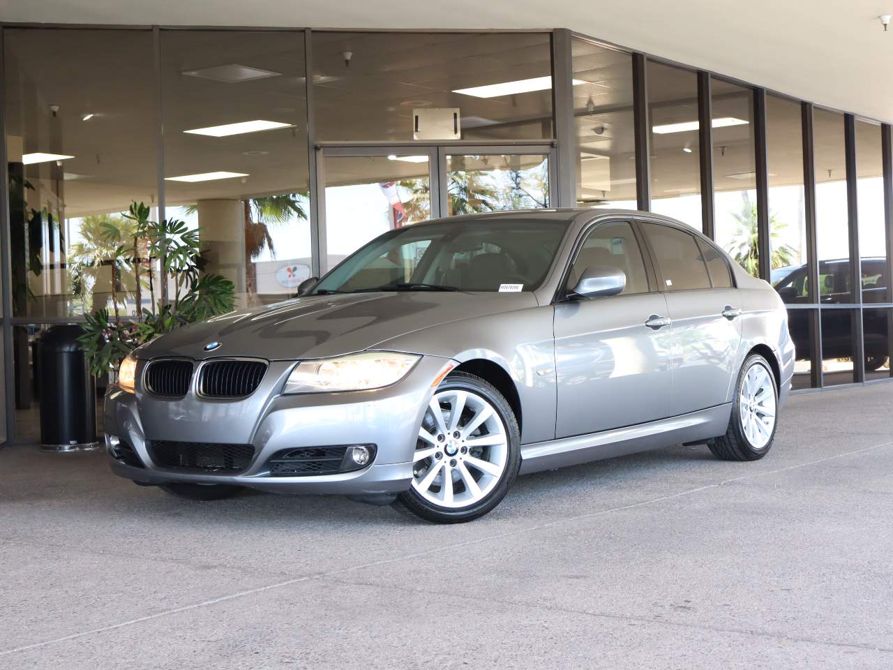 2010 BMW 3 Series 328i Sedan's photo