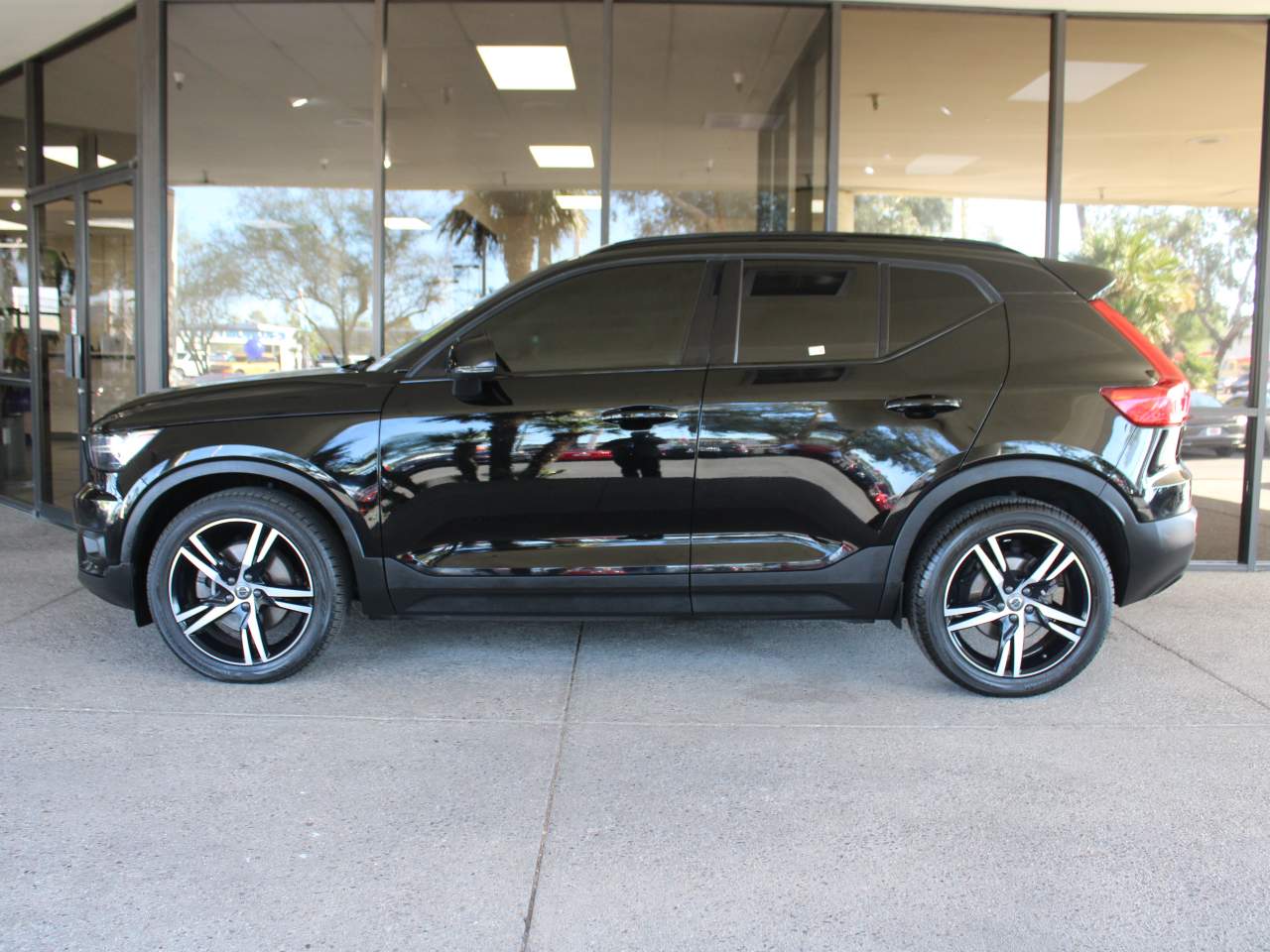 2021 Volvo XC40 T5 R-Design