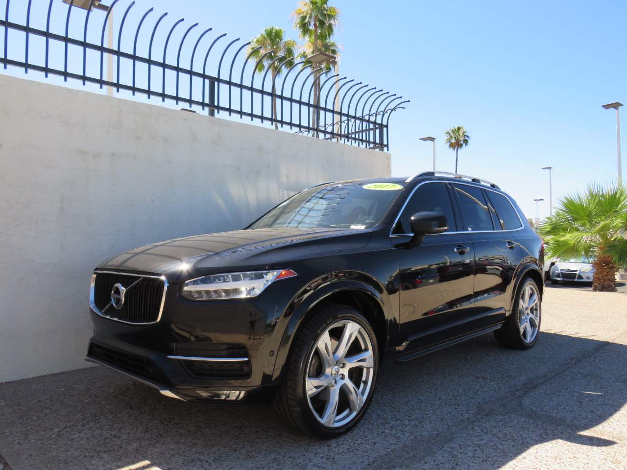 2017 Volvo XC90 T6 Momentum