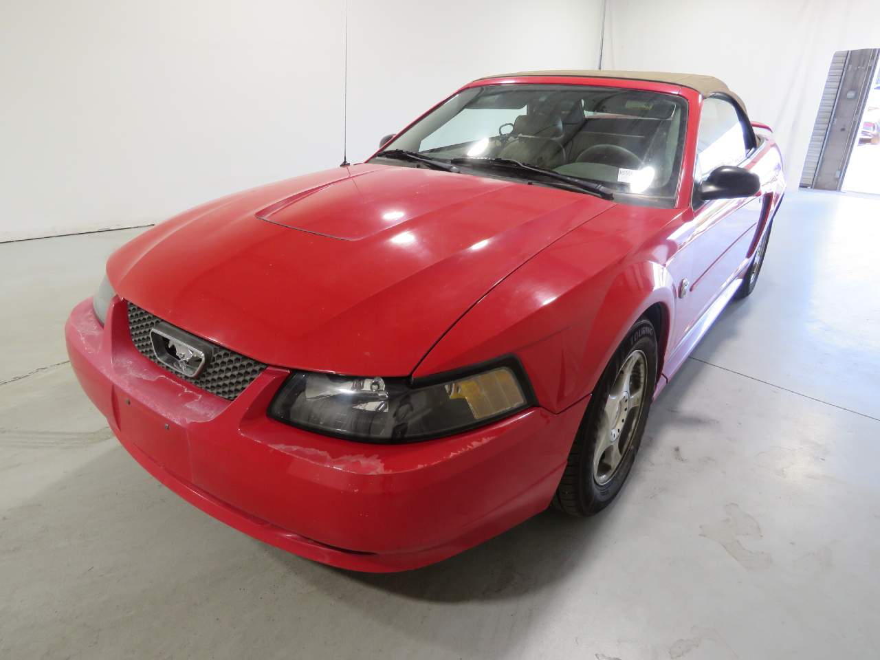2004 Ford Mustang Deluxe