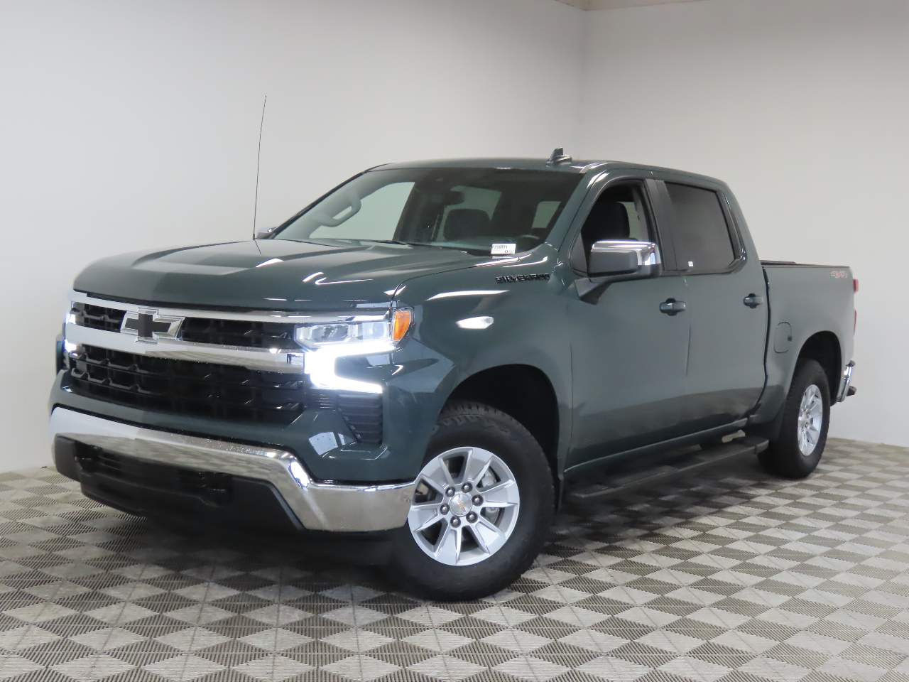 2025 Chevrolet Silverado 1500 LT Crew Cab