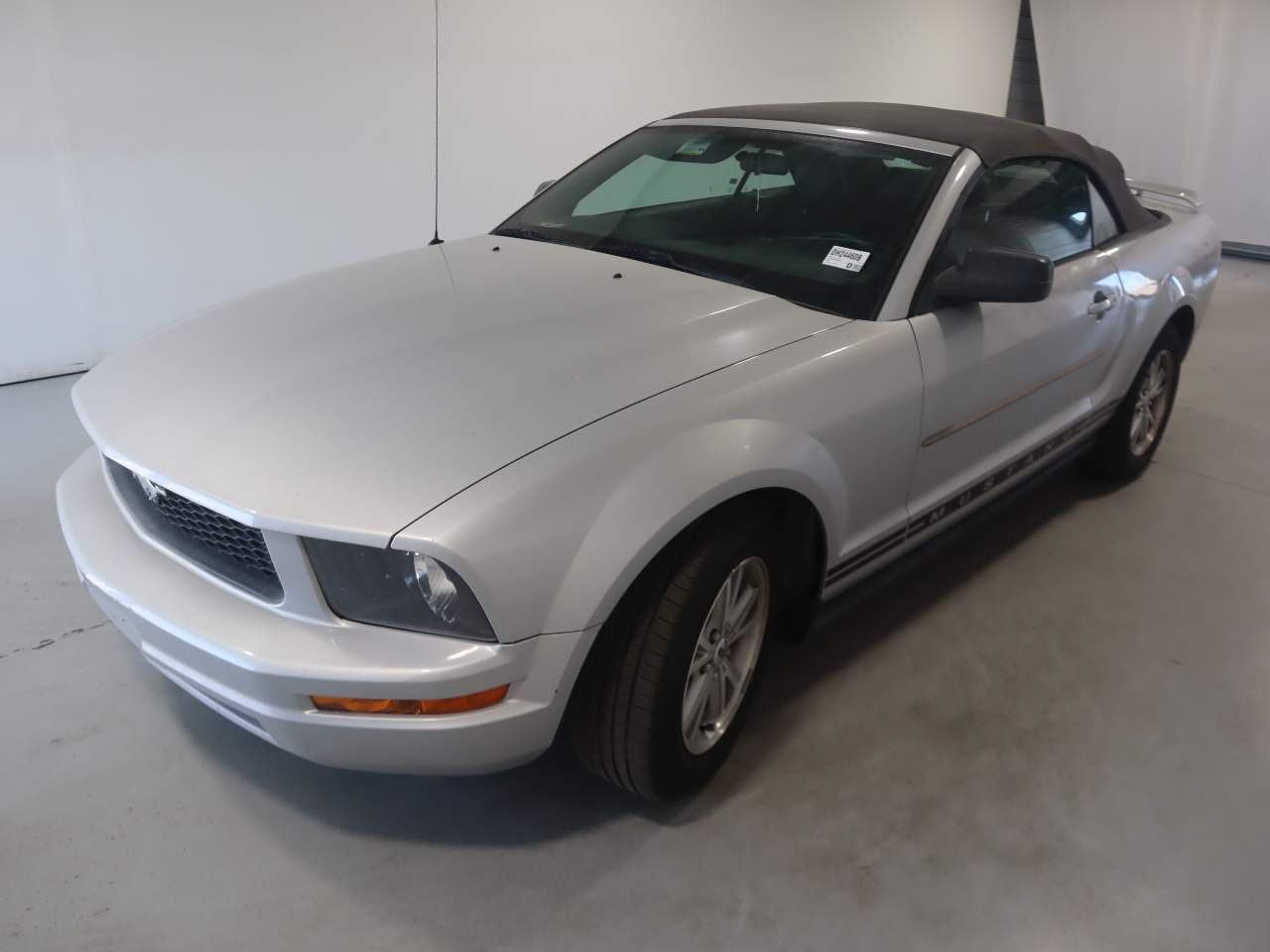 2006 Ford Mustang V6 Standard