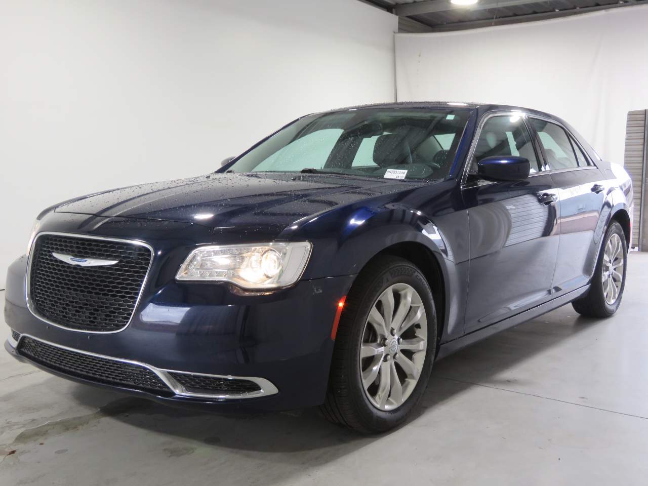 2017 Chrysler 300 Limited