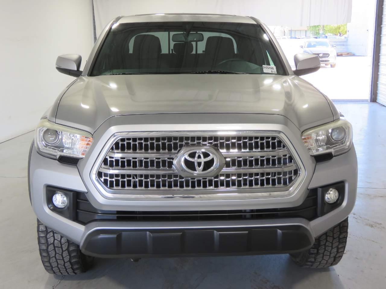2017 Toyota Tacoma SR5 V6 Crew Cab
