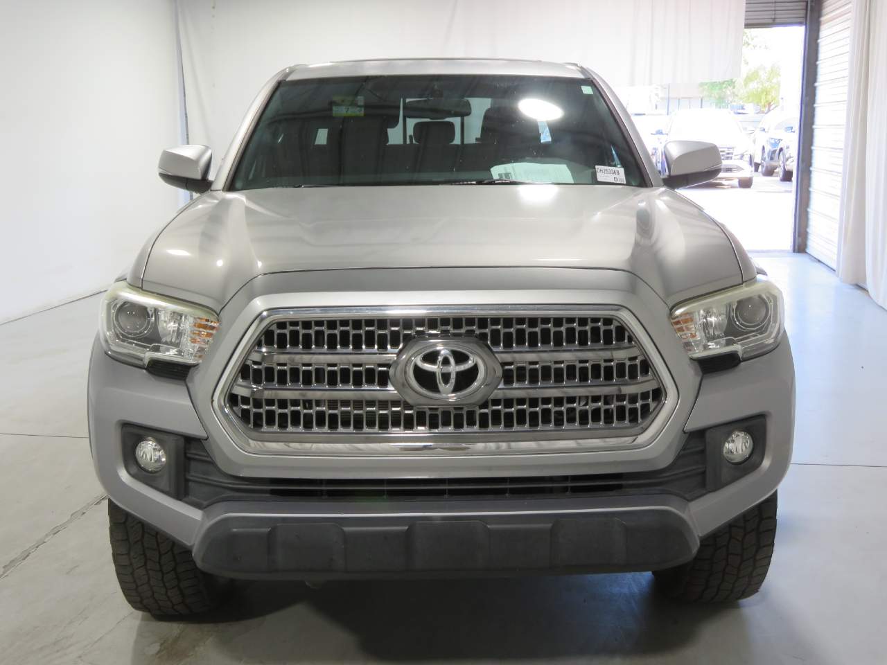 2017 Toyota Tacoma SR5 V6 Crew Cab