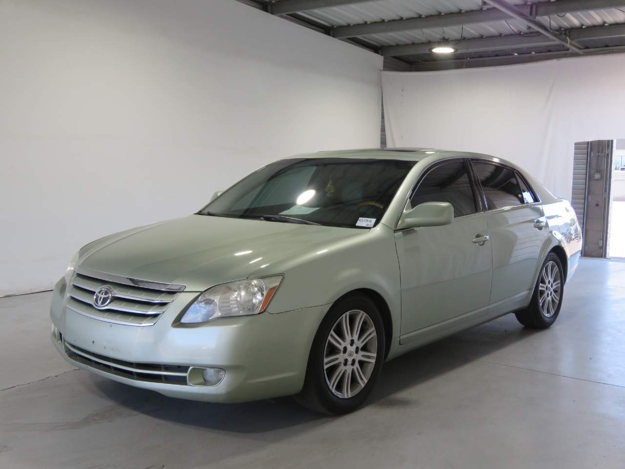 2005 Toyota Avalon XL