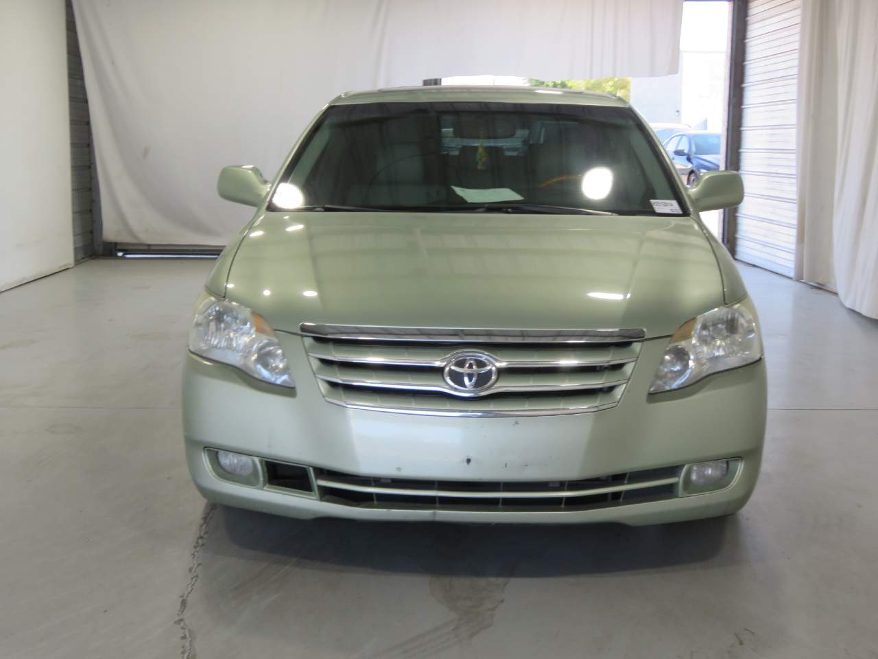 2005 Toyota Avalon XL