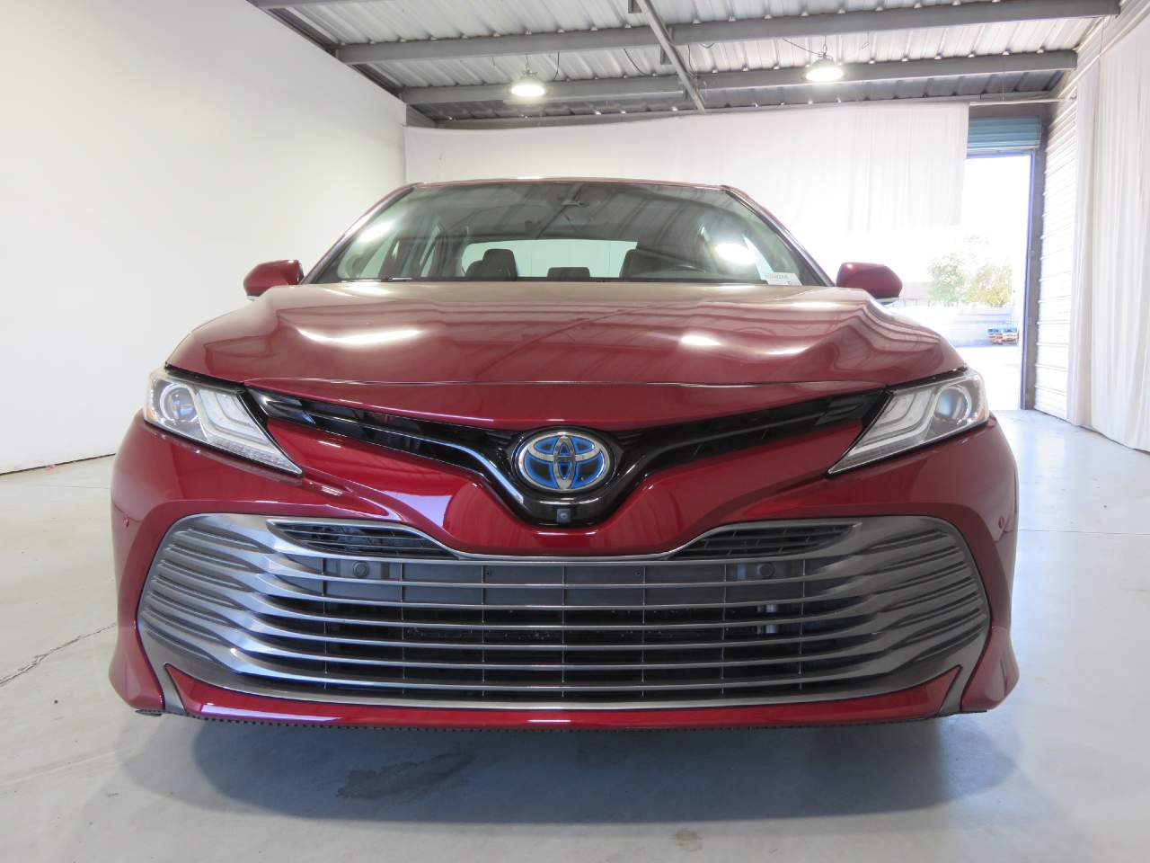 2020 Toyota Camry Hybrid XLE