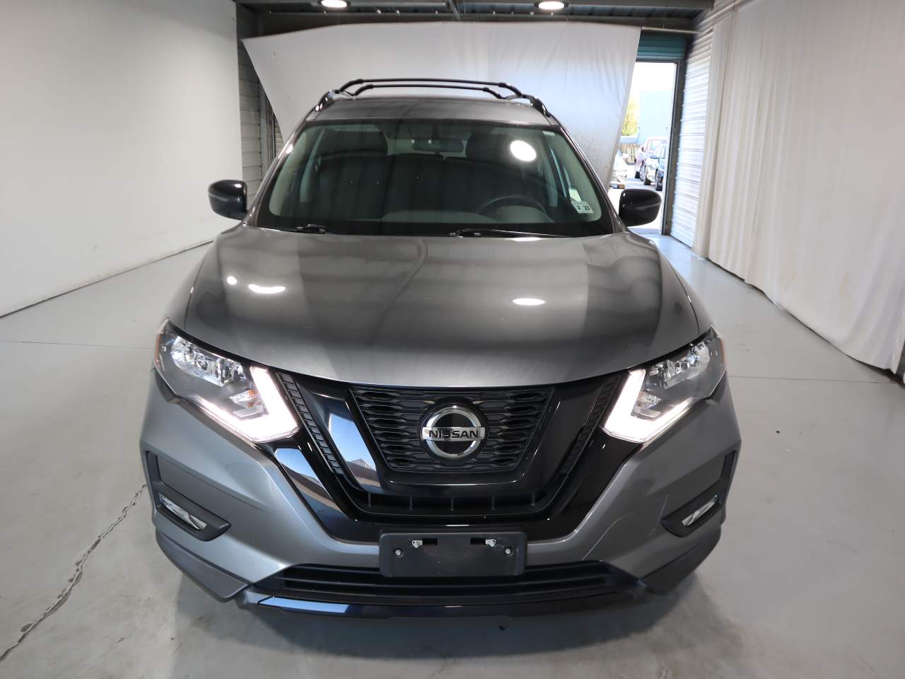 Used 2018 Nissan Rogue SV with VIN 5N1AT2MV5JC758151 for sale in Phoenix, AZ