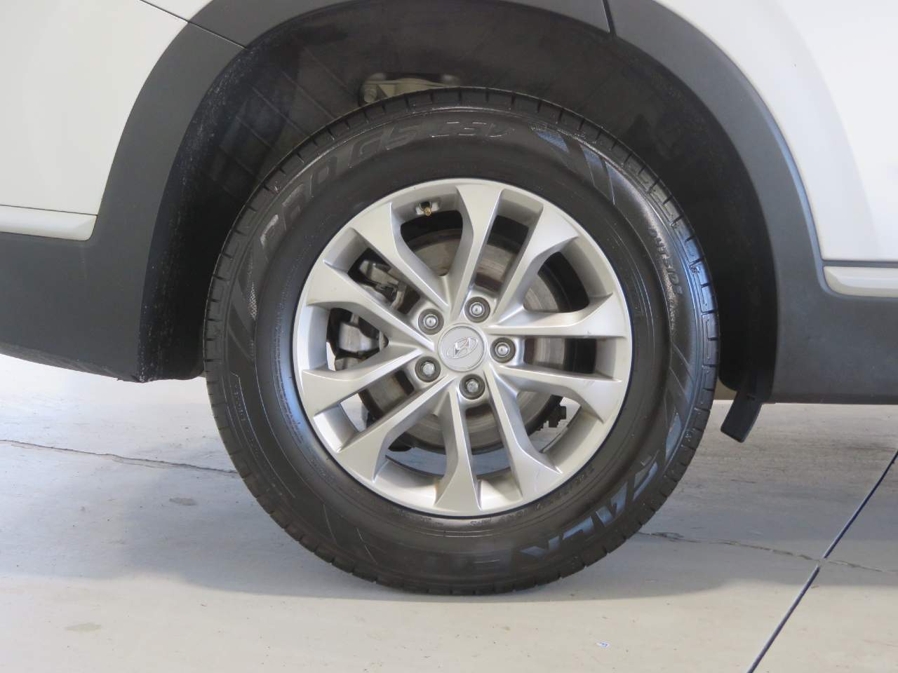 2019 Hyundai Santa Fe SE - Photo 9