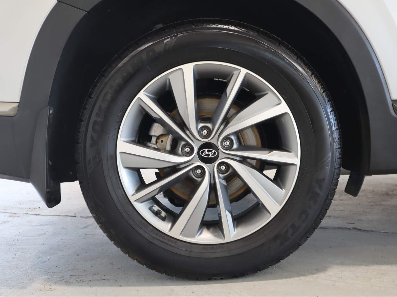 2020 Hyundai Santa Fe Limited - Photo 9