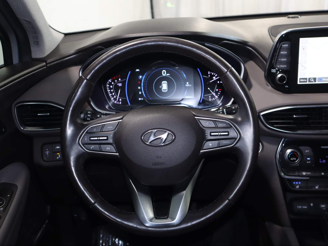 2020 Hyundai Santa Fe Limited - Photo 10