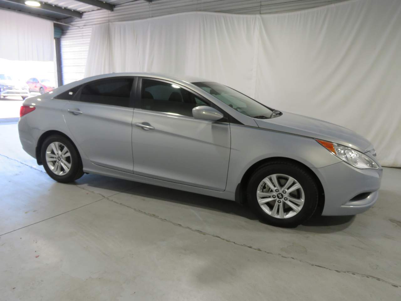 View vehicle photo 7