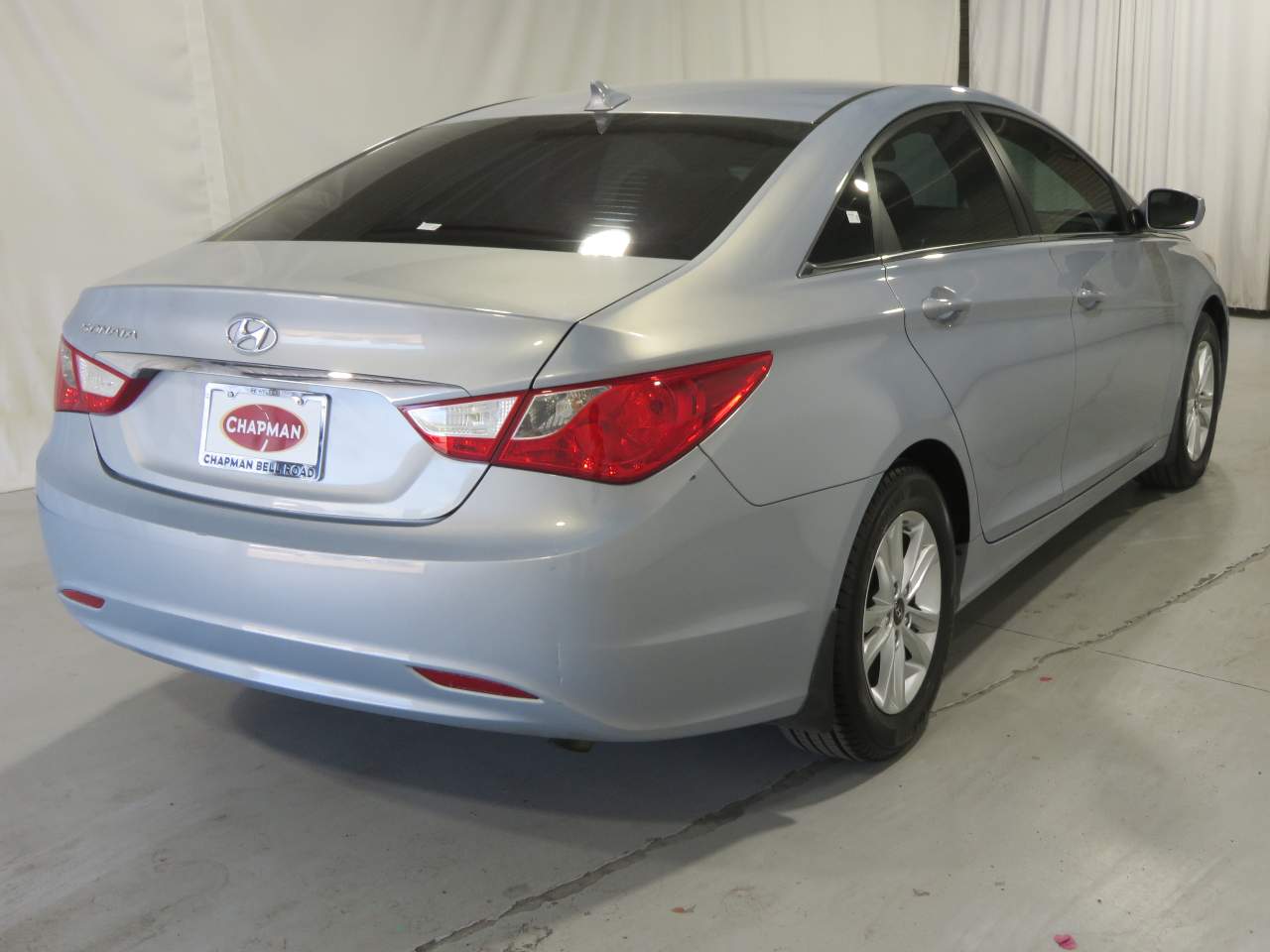 View vehicle photo 4