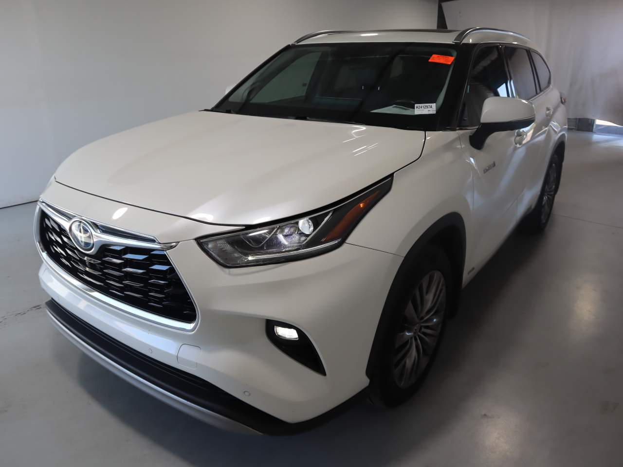 2021 Toyota Highlander Hybrid Platinum