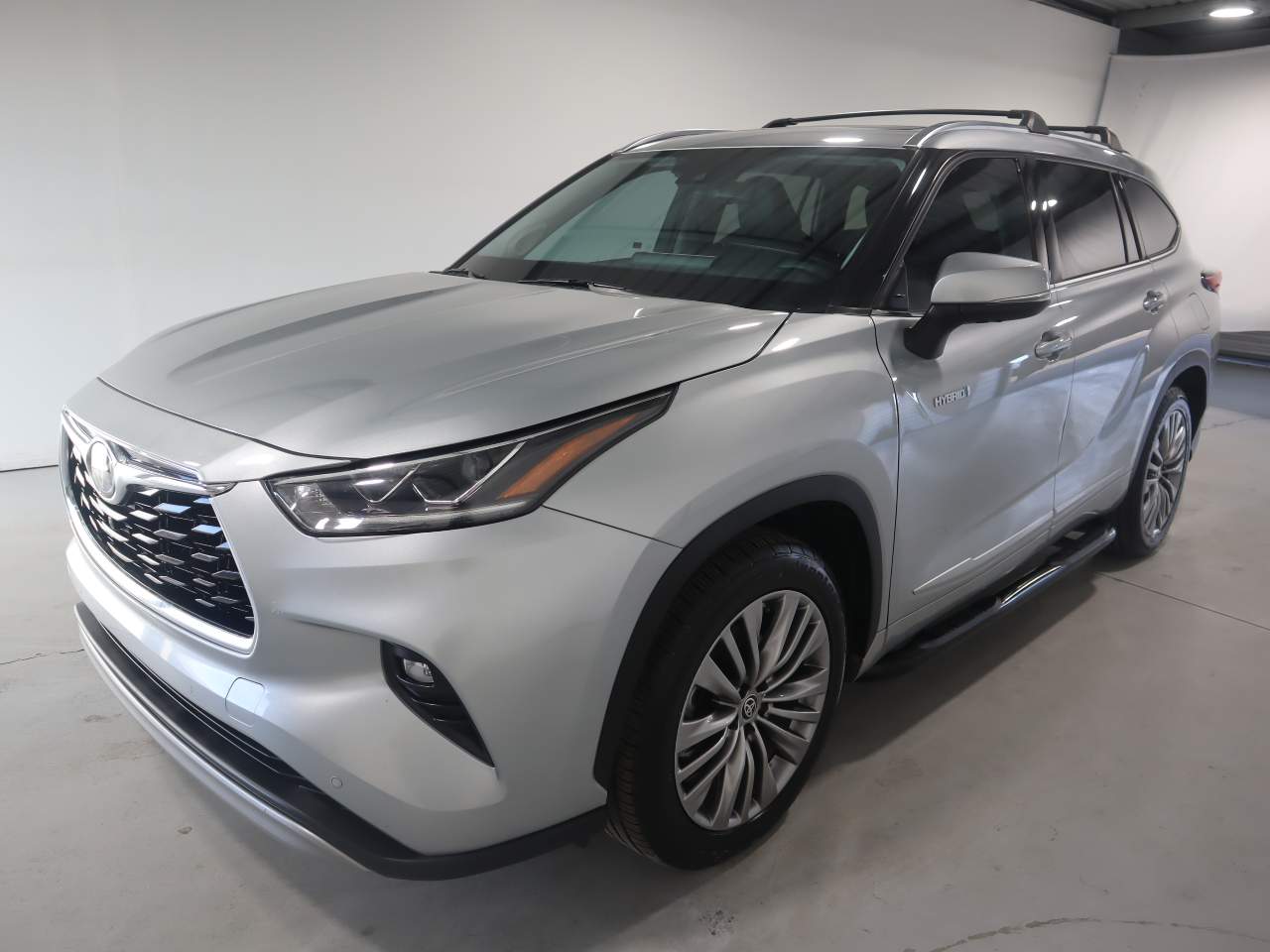 2021 Toyota Highlander Hybrid Platinum