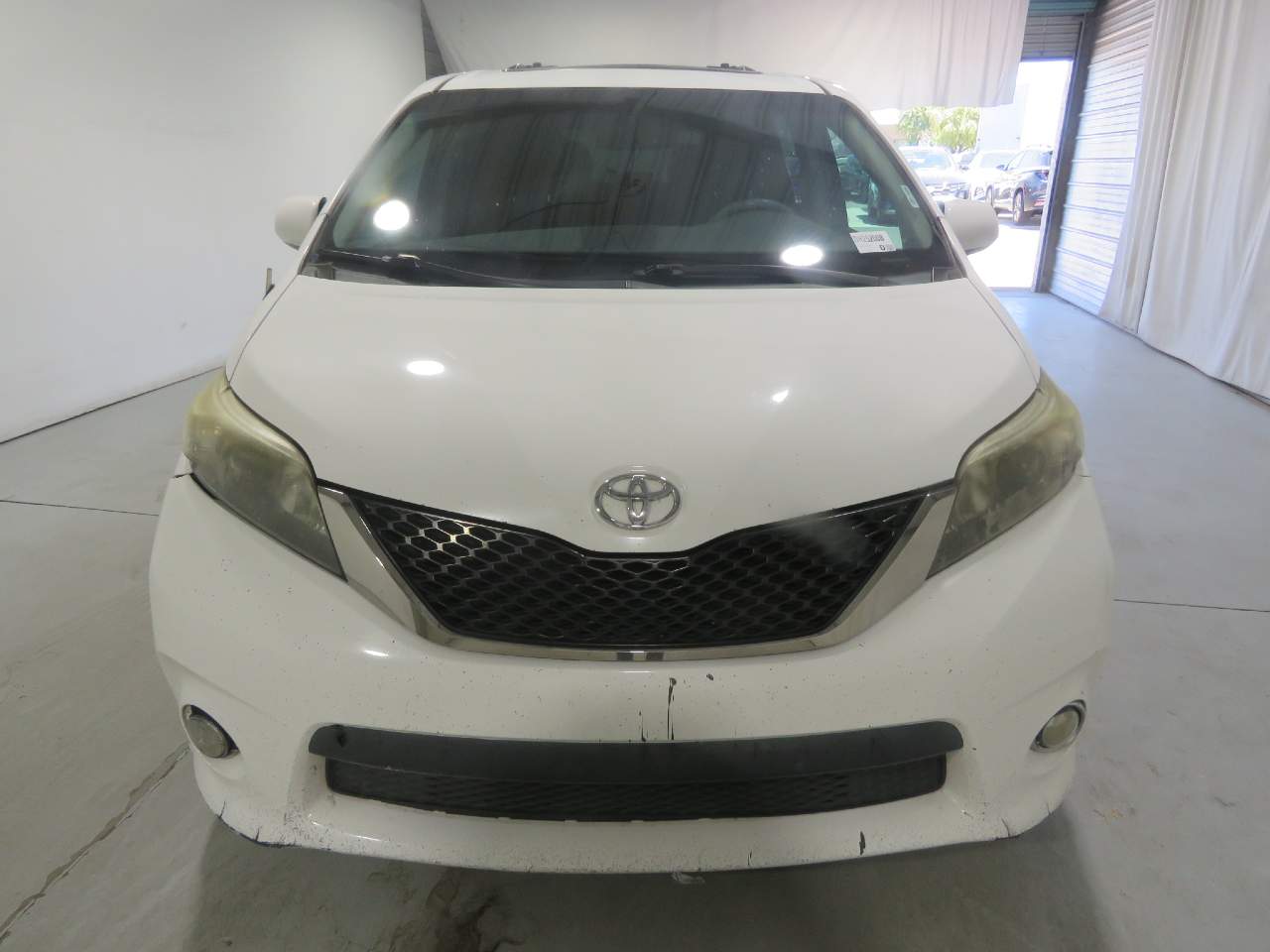 2012 Toyota Sienna SE 8-Passenger