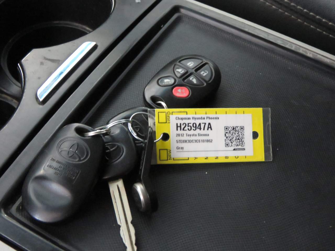 2012 Toyota Sienna SE 8-Passenger