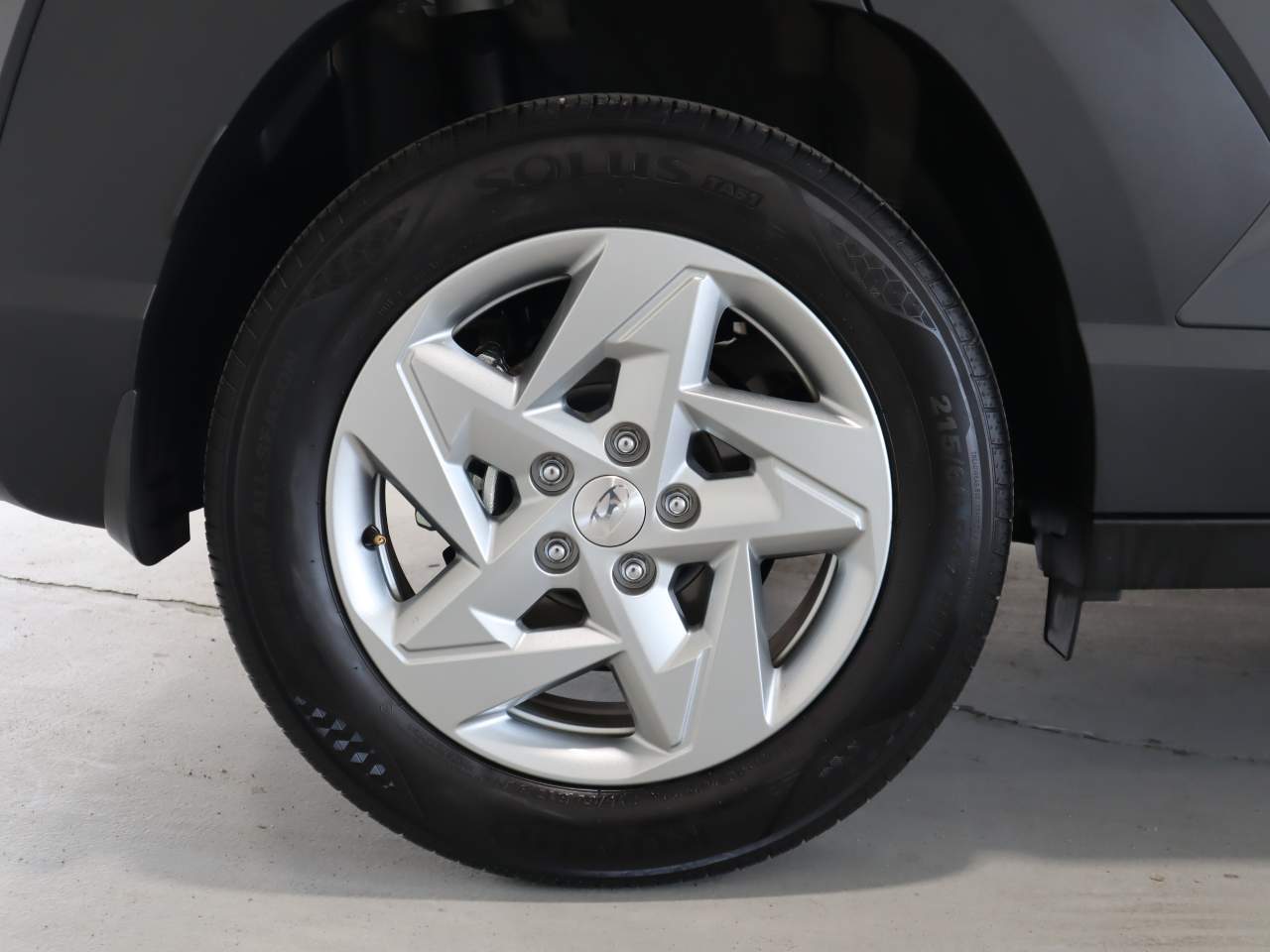 2024 Hyundai Kona SE - Photo 9