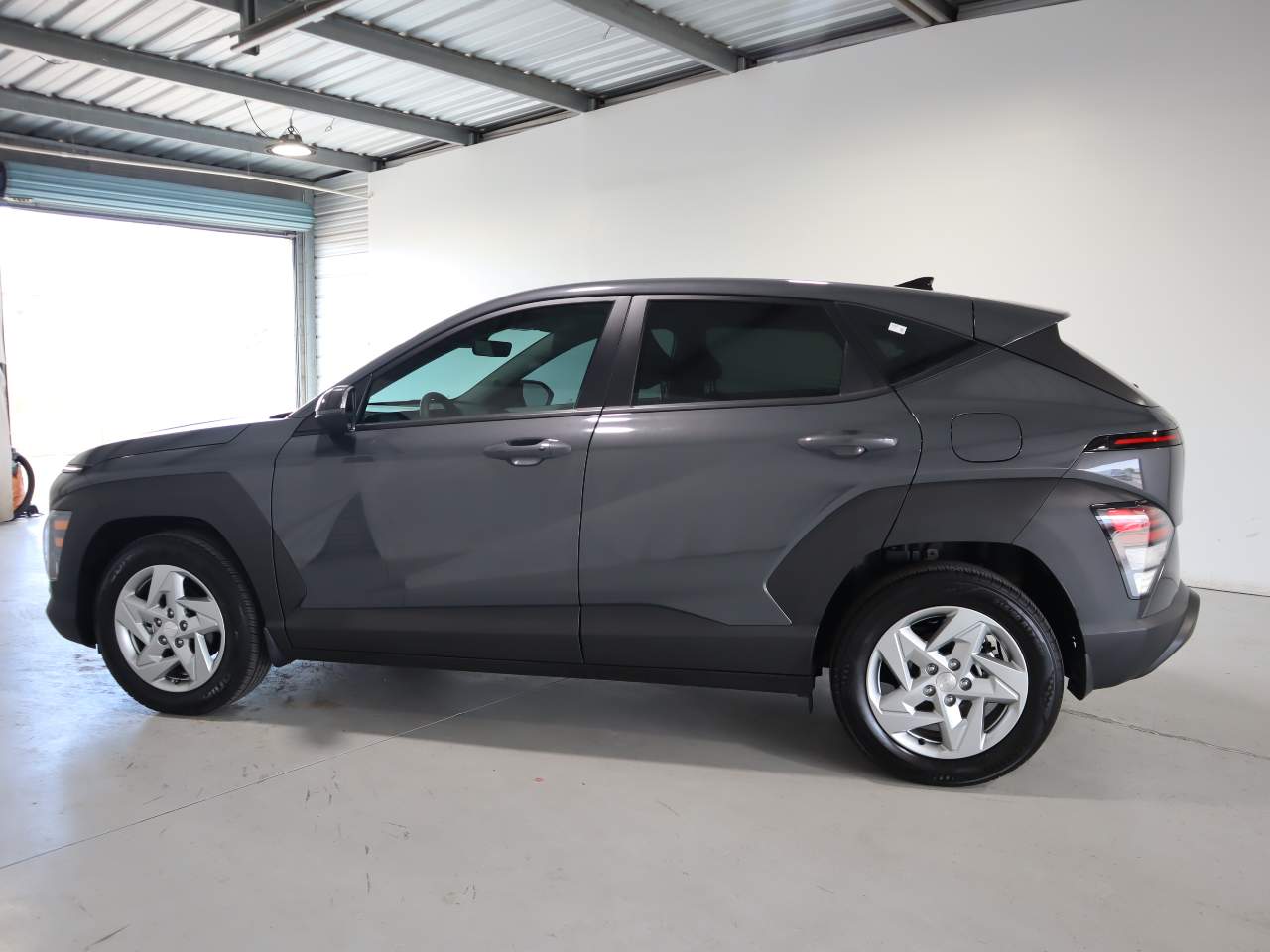 2024 Hyundai Kona SE - Photo 8