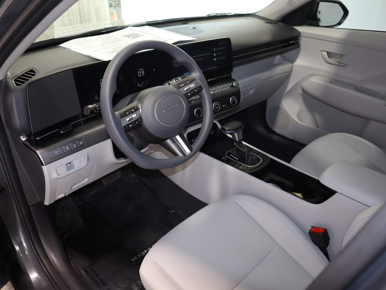 2024 Hyundai Kona SE - Photo 13