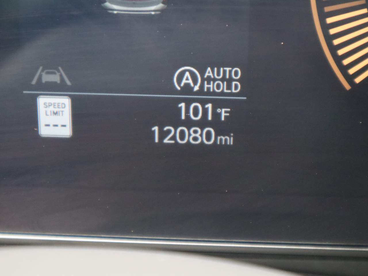 2024 Hyundai Kona SE - Photo 20