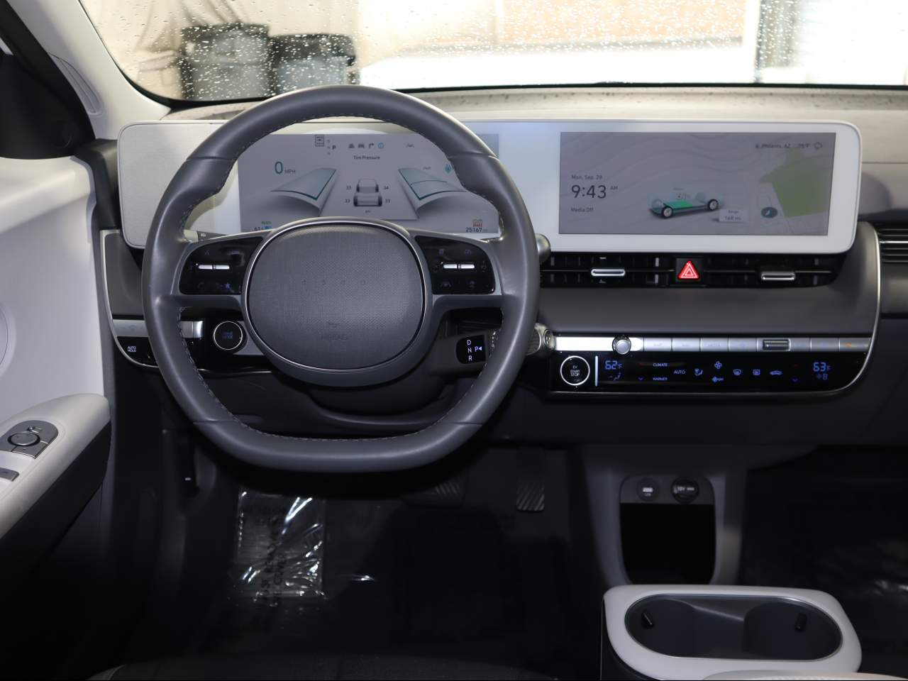 2024 Hyundai IONIQ 5 SE - Photo 11