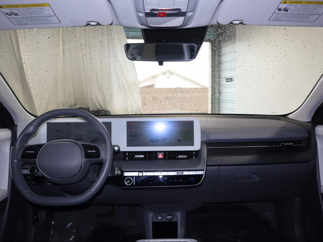 2024 Hyundai IONIQ 5 SE - Photo 12