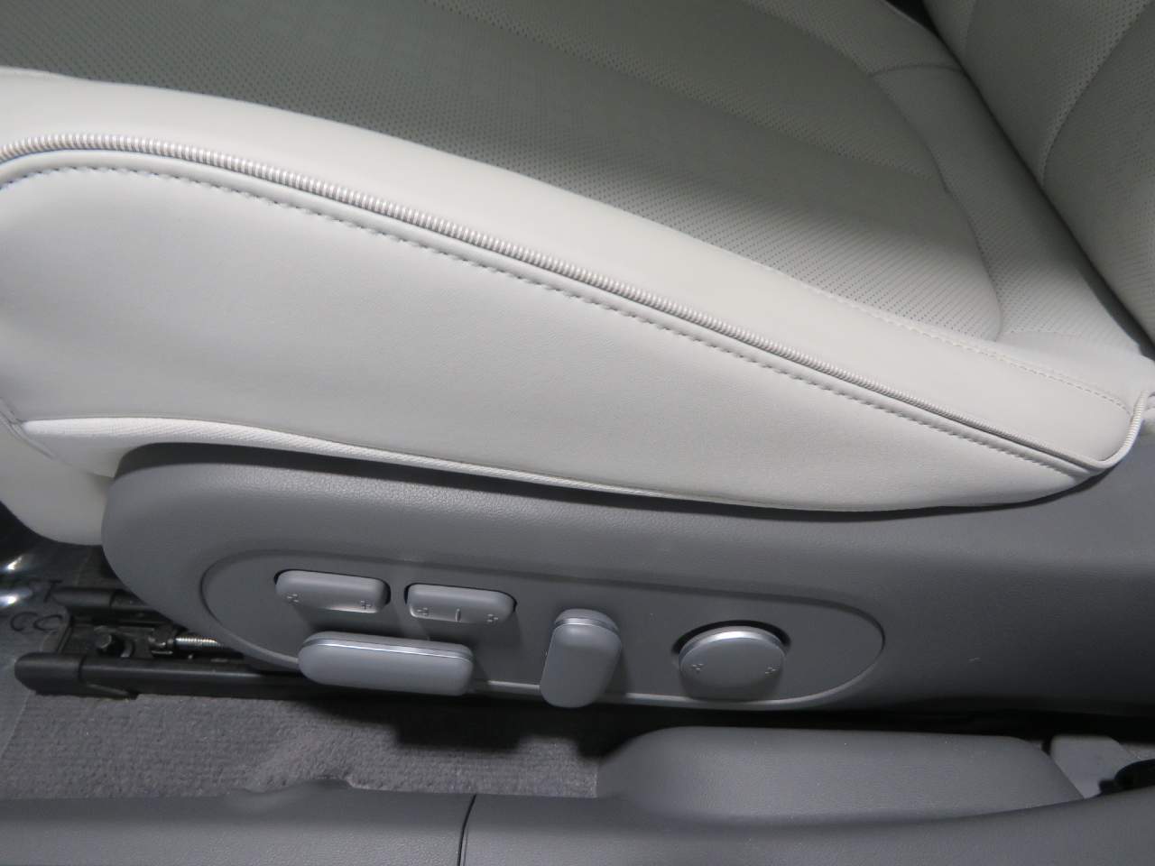 2023 Hyundai IONIQ 5 Limited - Photo 18