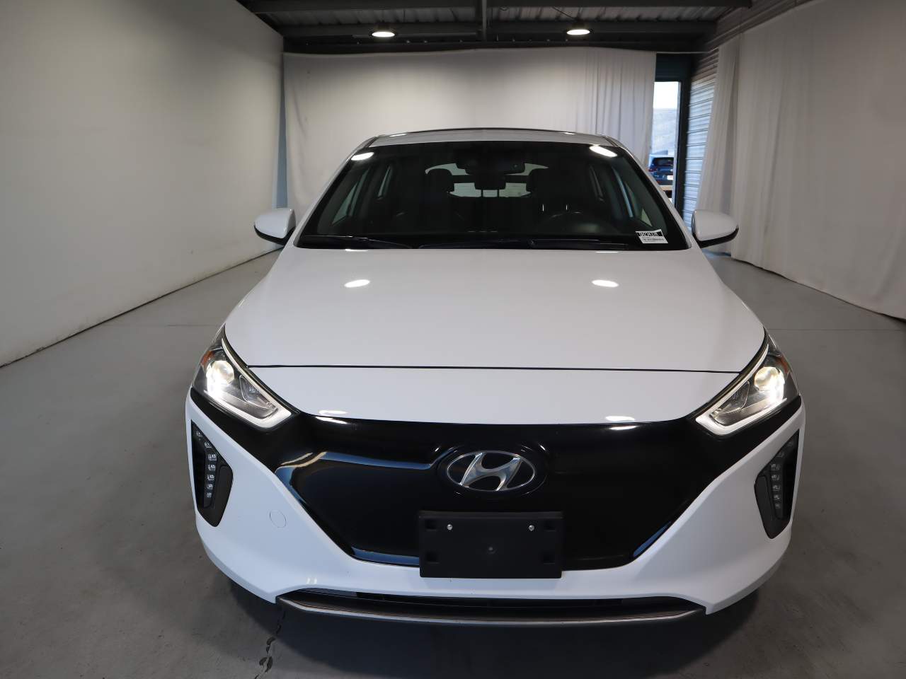 Used 2018 Hyundai IONIQ Limited with VIN KMHC05LH4JU028918 for sale in Phoenix, AZ