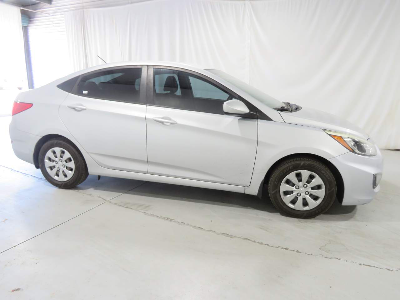 2016 Hyundai Accent SE - Photo 7